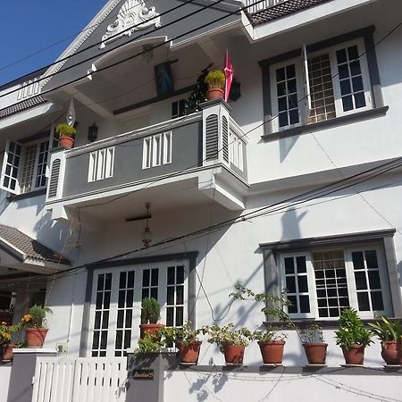 Gloria Homestay Kochi Екстер'єр фото